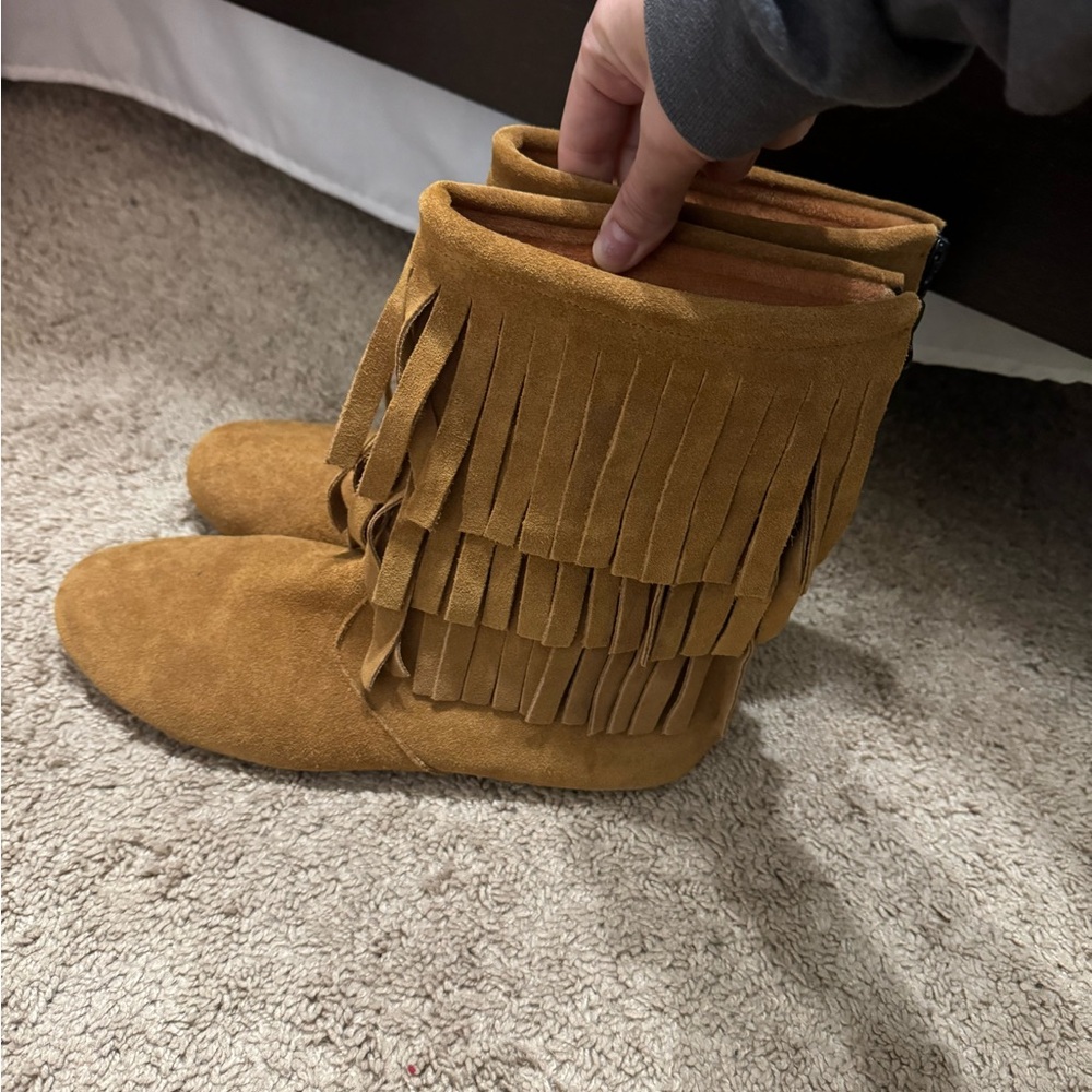 Women’s Monkey Feet Minky Fringe Boots Size 11